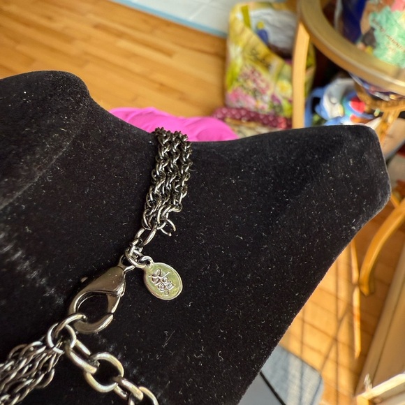 JOAN RIVERS BIB PURPLE BRIOLETTE TEARDROP 3 STRAND GUN METAL NECKLACE - Picture 3 of 3